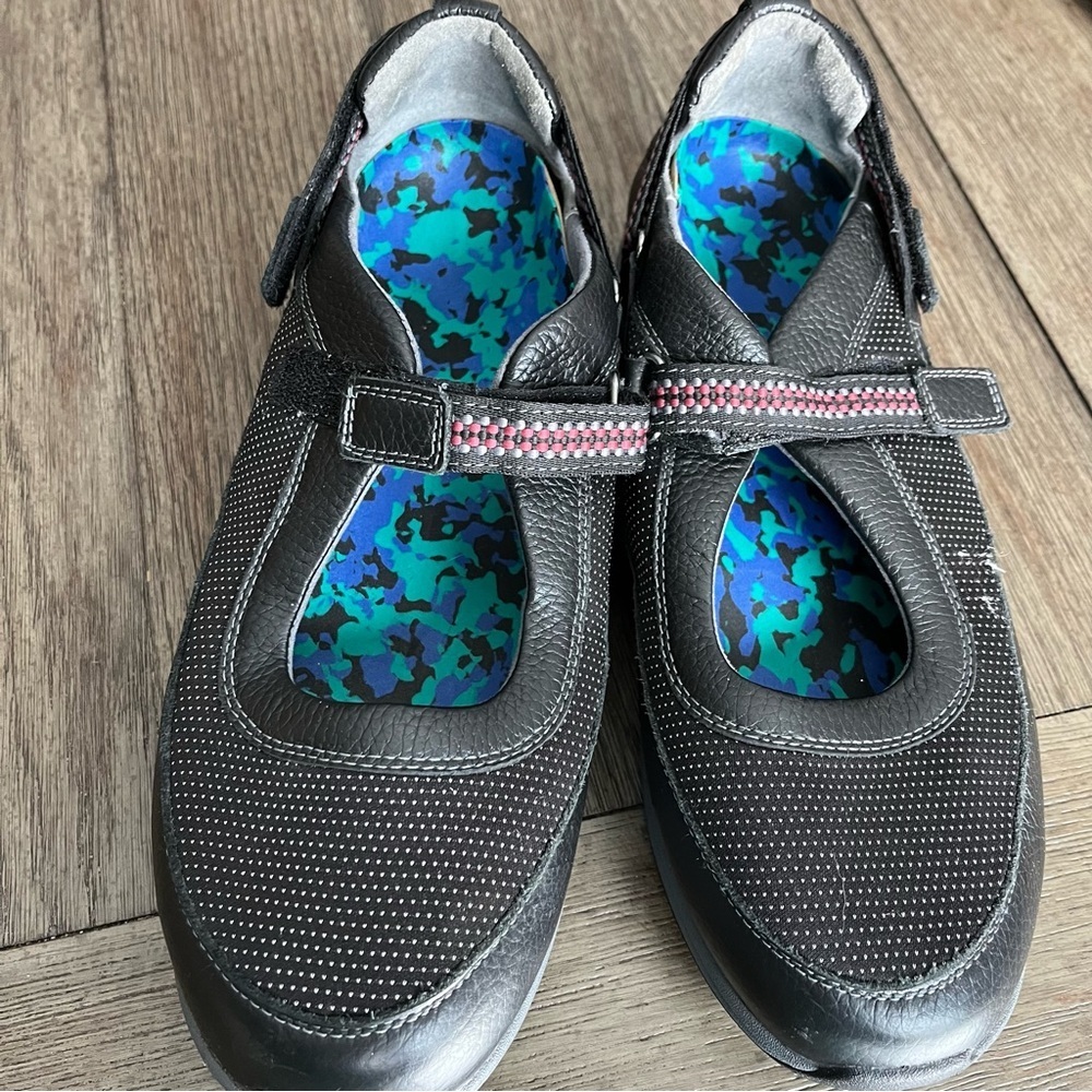 Drew black orthopedic shoes